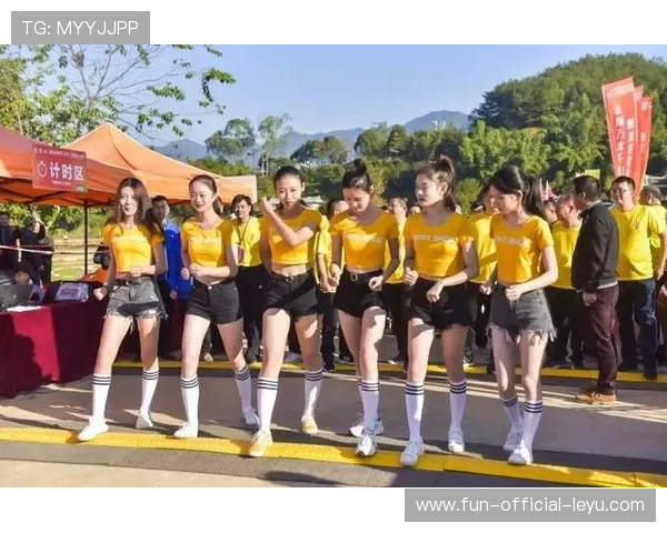 “武汉马拉松：新一代跑者力争突破，挑战极限”